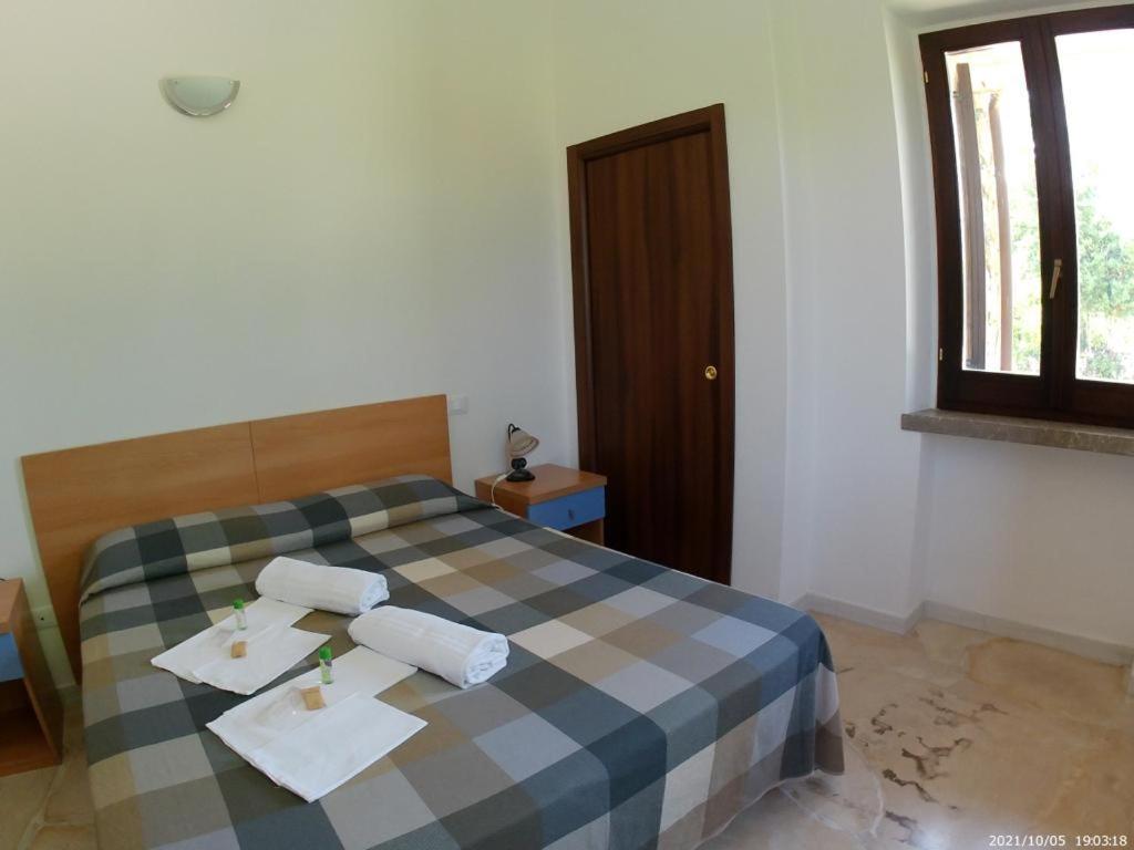 Terrae Eremis: Ristorante, Bar, B&B Roccamorice エクステリア 写真