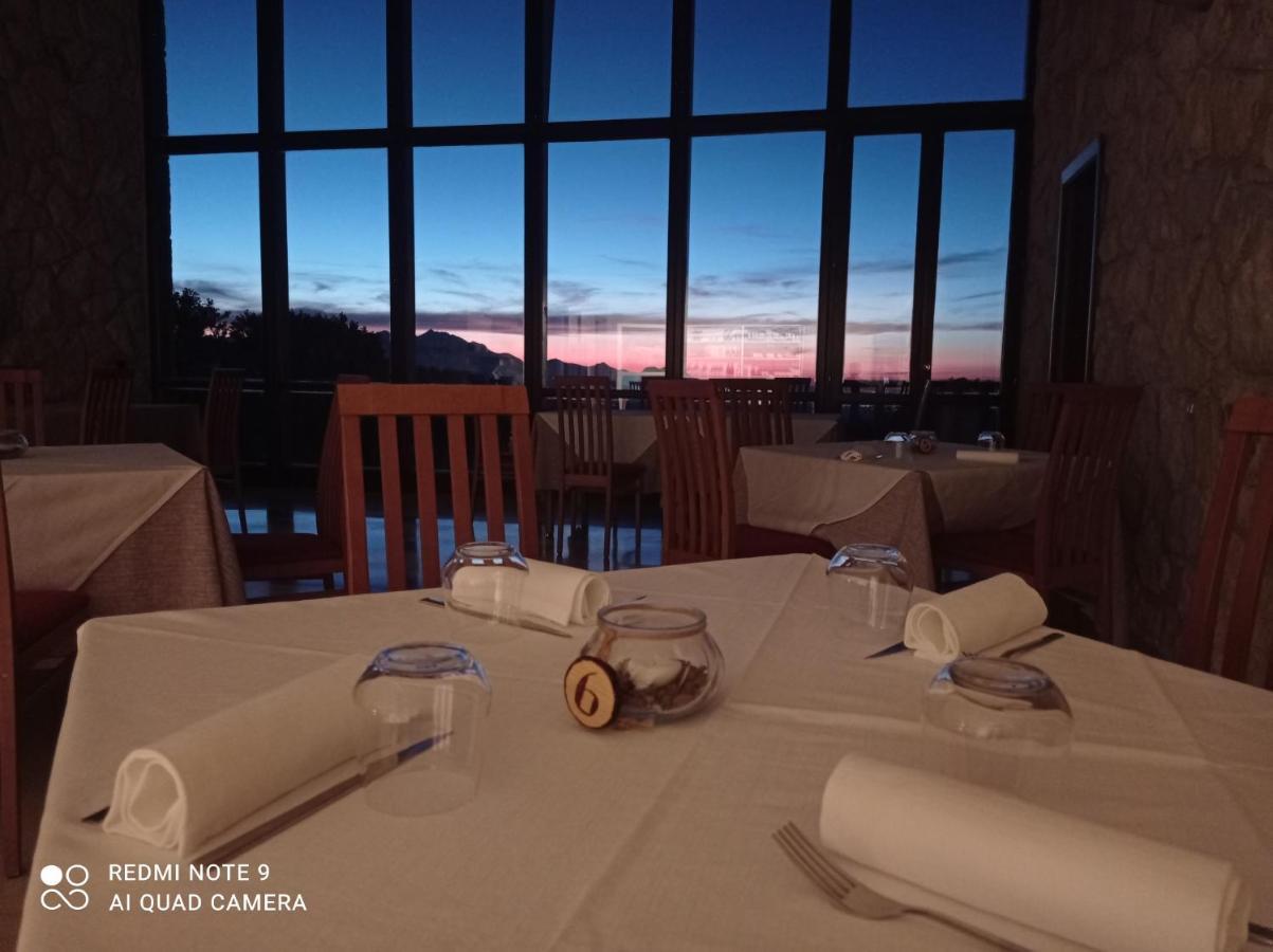 Terrae Eremis: Ristorante, Bar, B&B Roccamorice エクステリア 写真